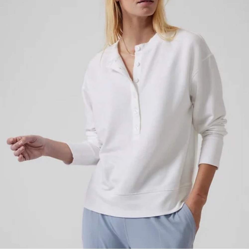 Athleta white balance henley sweatshirt size XS